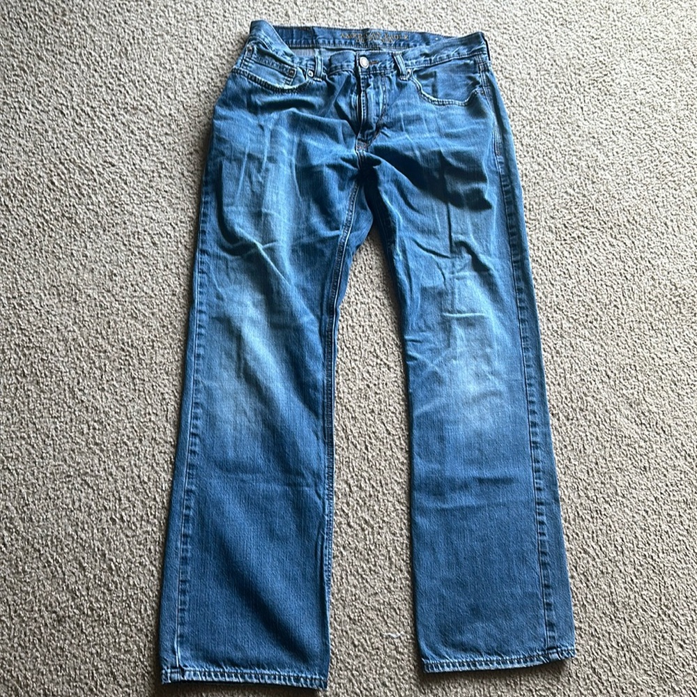 American Eagle medium wash jeans. 34x34 original boot